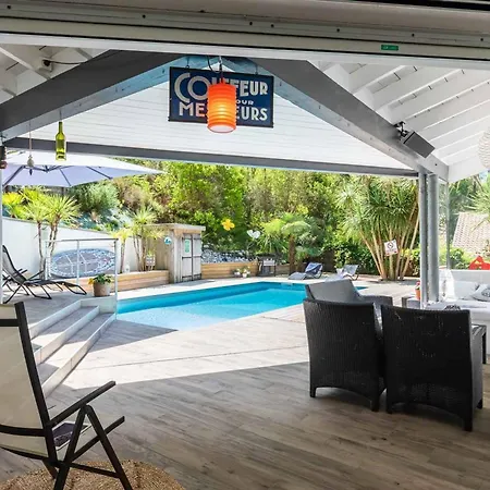 D'architecte Avec Piscine Chauffee Et Borne De Recharge, Parfaite Pour Des En Famille - Fr-1-791-4